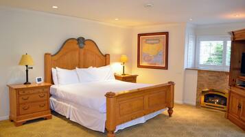 Downstairs Bungalow | Premium bedding, desk, laptop workspace, soundproofing