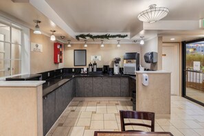 Lobby - Inn at Lake Washington By OYO I-405 (Renton)