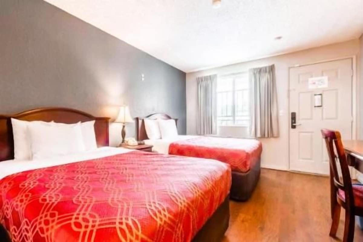Desk, iron/ironing board (on request), WiFi (free), bed sheets