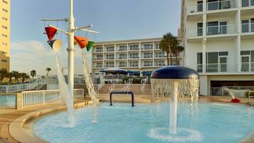 3 outdoor pools, pool umbrellas, sun loungers