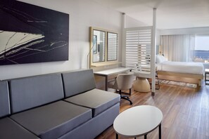 Studio, 1 King Bed with Sofa bed, Non Smoking | 1 bedroom, in-room safe, iron/ironing board, free WiFi