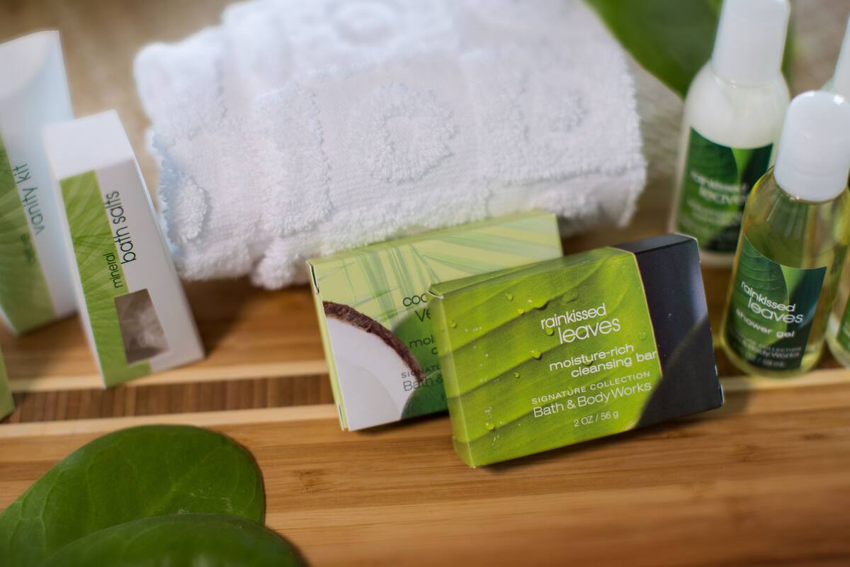 combined shower/bathtub, free toiletries, hair dryer, bathrobes