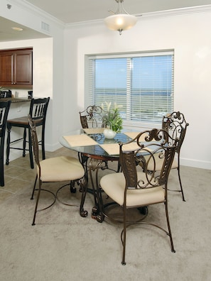 Condo, 2 Bedrooms, 2 Bathrooms, Sea Facing | In-room dining