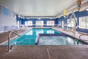 Piscine intérieure