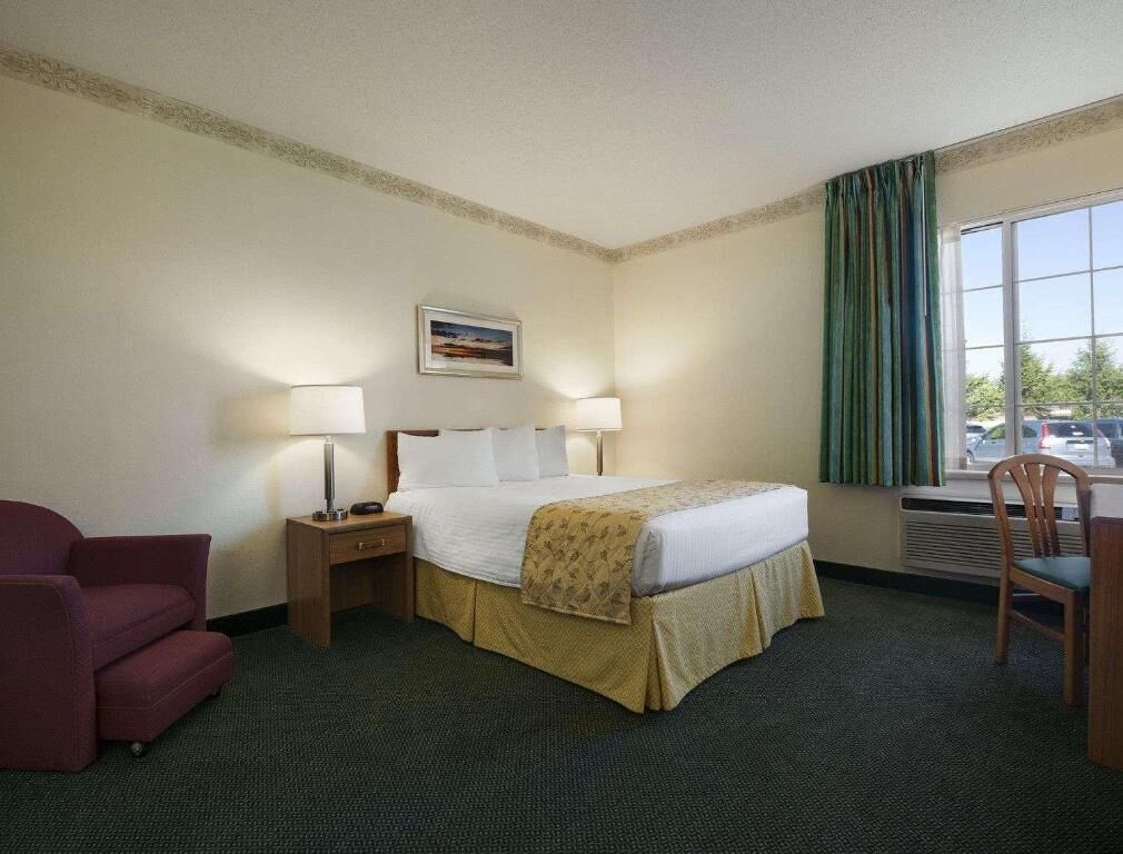 Iron/ironing board, free cots/infant beds, free WiFi, bed sheets