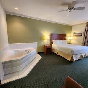 Chambre Standard, 1 très grand lit, baignoire à jets | Fer et planche à repasser, lits bébé (gratuits), Wi-Fi gratuit