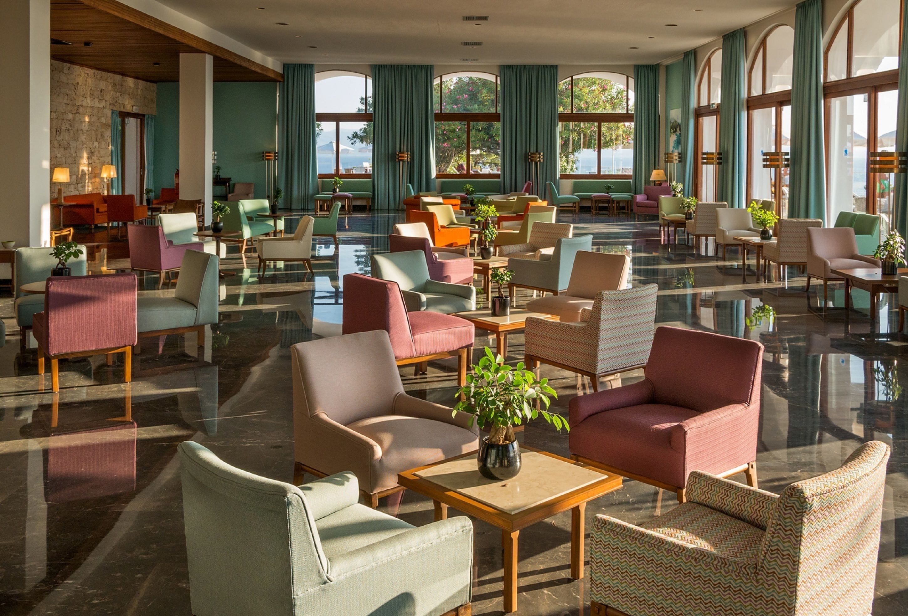 2 bars/lounges, poolside bar, beach bar