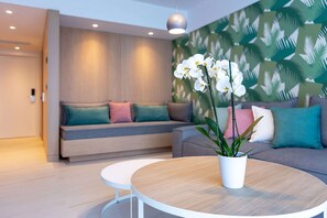 Family Suite, Sea View | 1 bedroom, minibar, in-room safe, desk