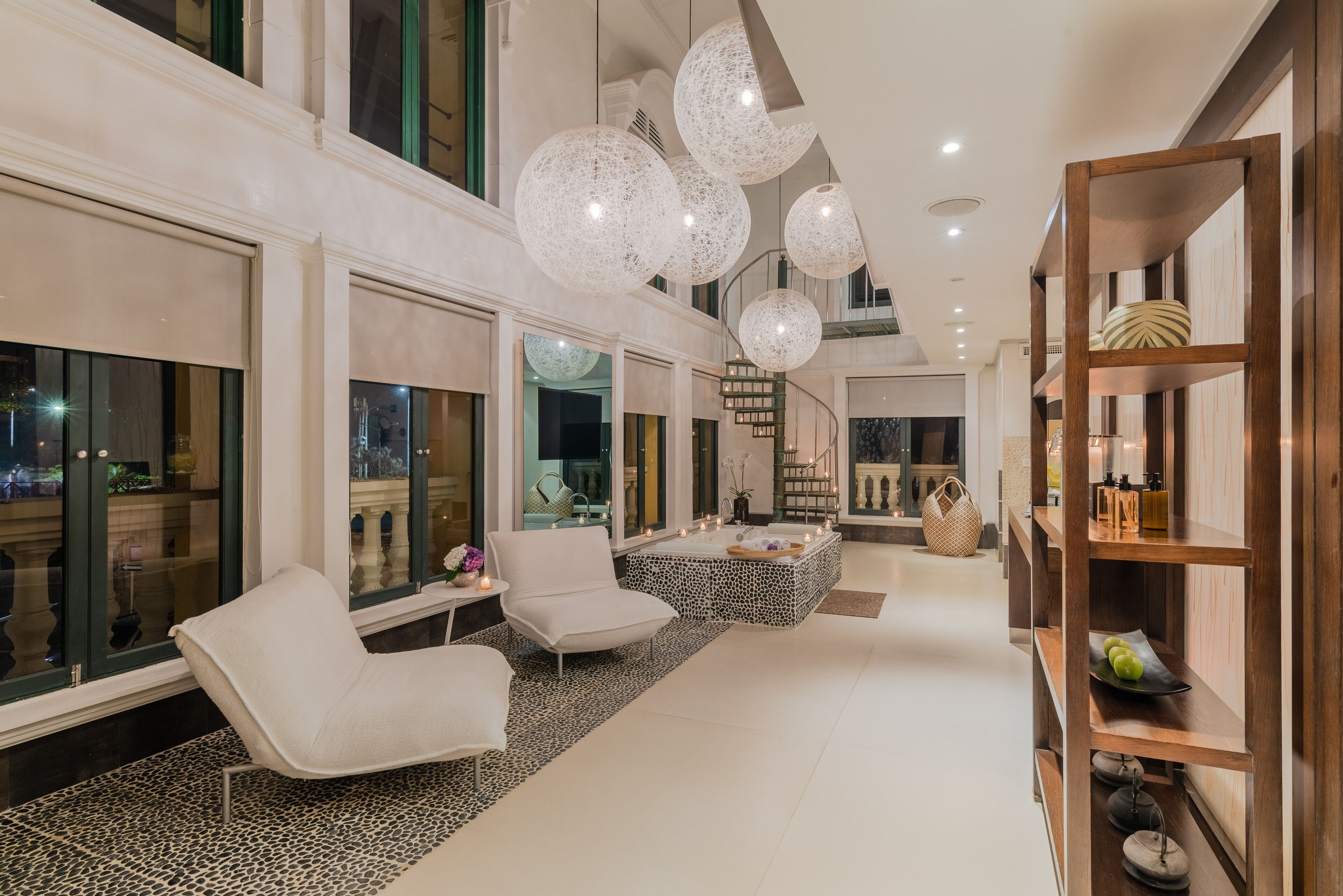 couples treatment room(s), hot tub, steam room, turkish bath/hammam