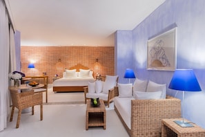 Master Suite | Frette Italian sheets, premium bedding, down comforters, minibar