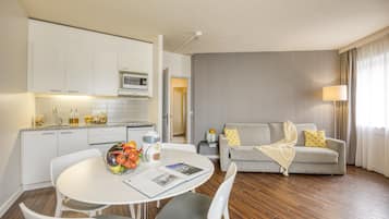 Apartment, 1 Bedroom | Living room | 26-inch LED TV with satellite channels, TV