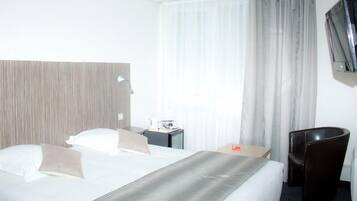 Desk, blackout curtains, iron/ironing board, free WiFi