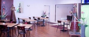 Frokostbuffé hver dag (EUR 9 per person)