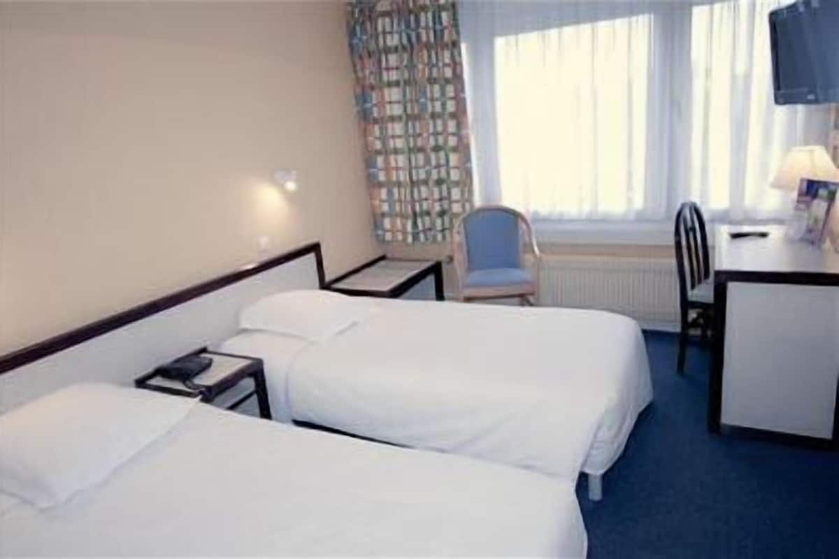 Standard-Doppel- oder -Zweibettzimmer