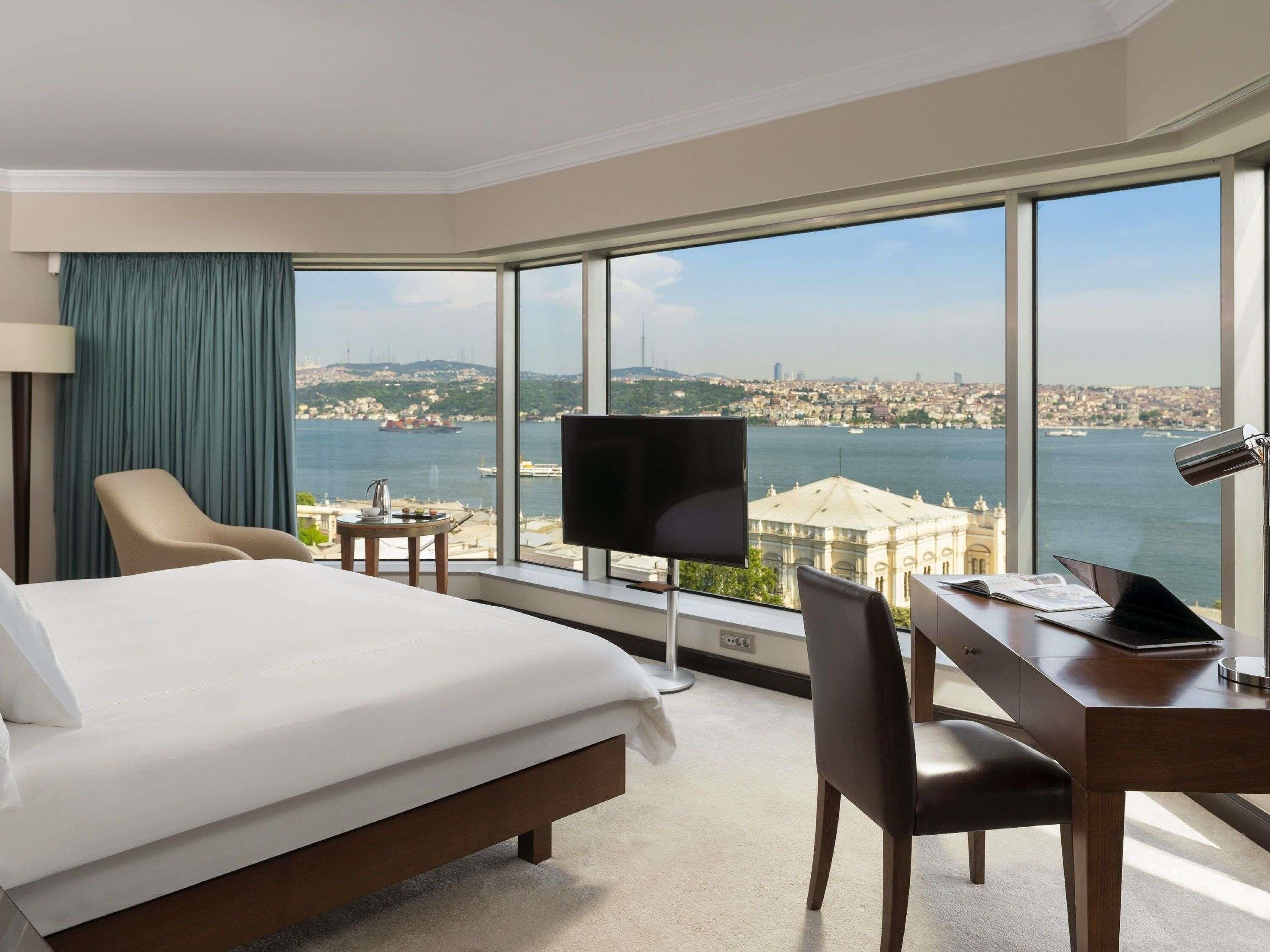 Presidential Suite, 3 Bedrooms with executive lounge access | Hypo-allergenic bedding, minibar, in-room safe, desk