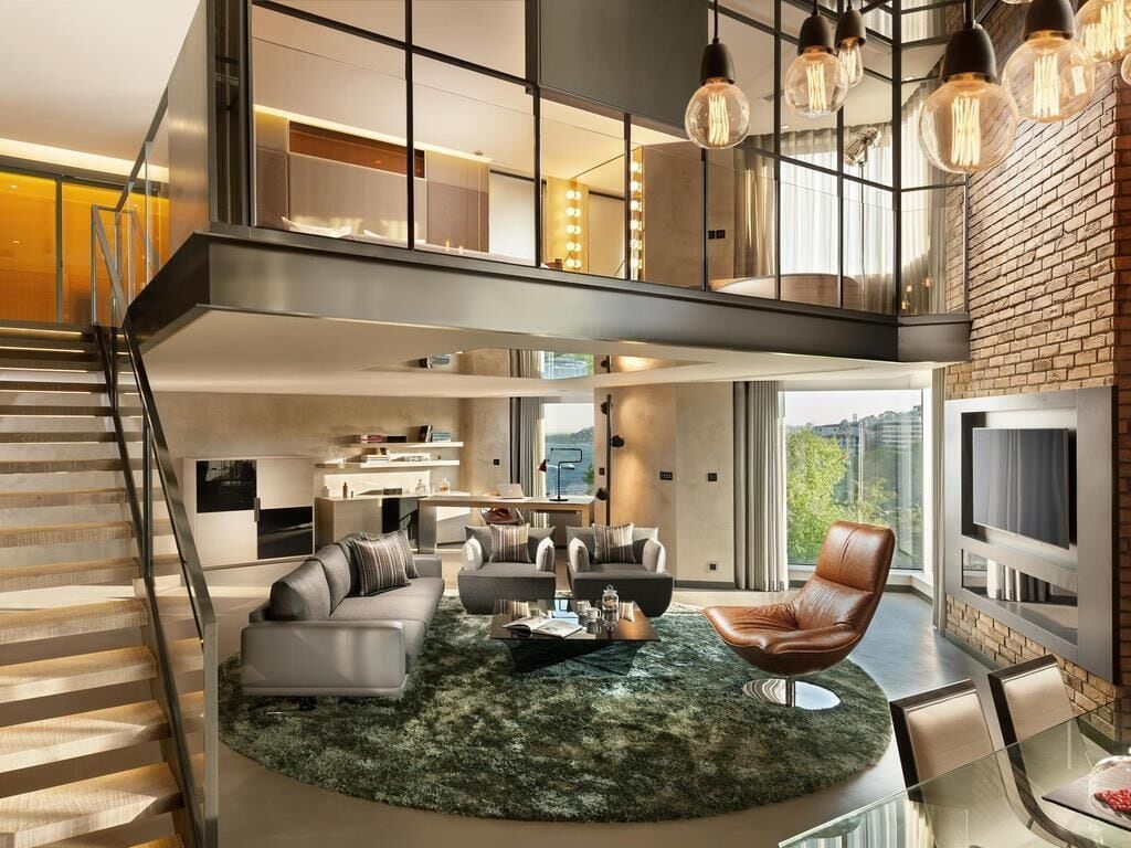 Signature Loft, 1 Double Bed, Corner with executive lounge access | Hypo-allergenic bedding, minibar, in-room safe, desk