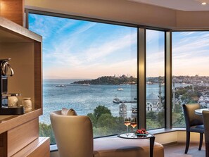 Deluxe Suite, 1 King Bed with Sofa bed (Bosphorus View) | 1 bedroom, hypo-allergenic bedding, minibar, in-room safe