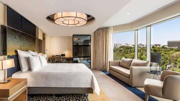 Swiss, Executive Room, 1 King Bed, Garden View, Corner