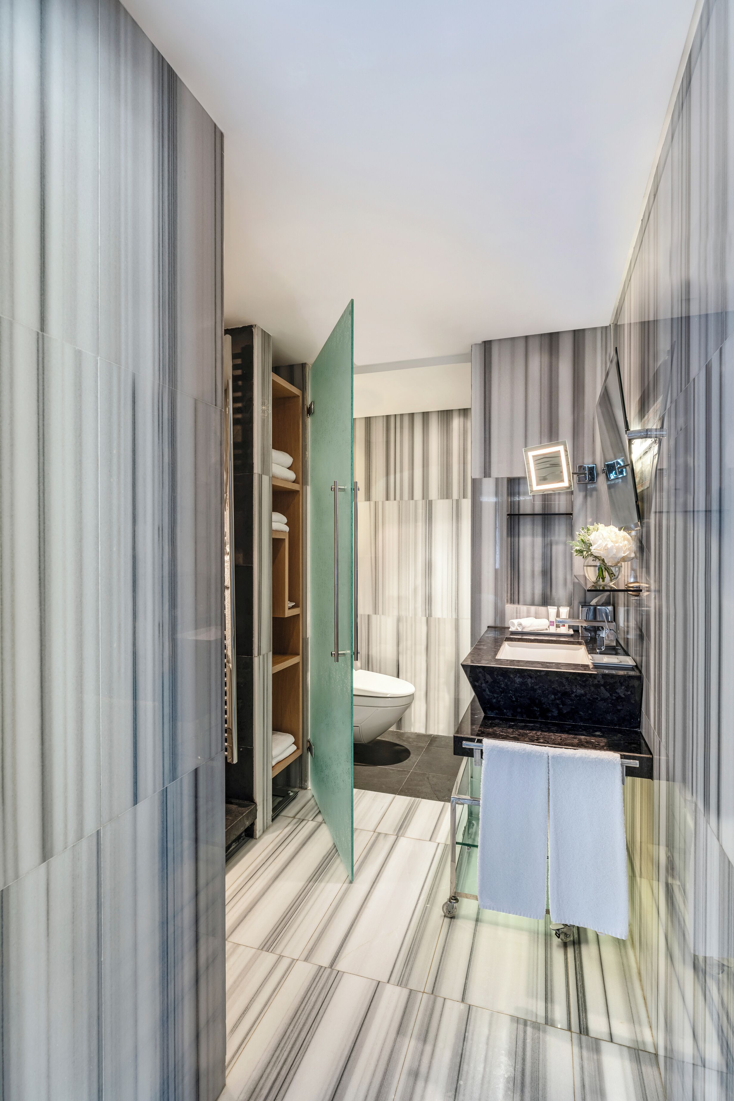 studio, 1 bedroom, park view (residence) | bathroom | hydromassage showerhead, designer toiletries, hair dryer, bathrobes