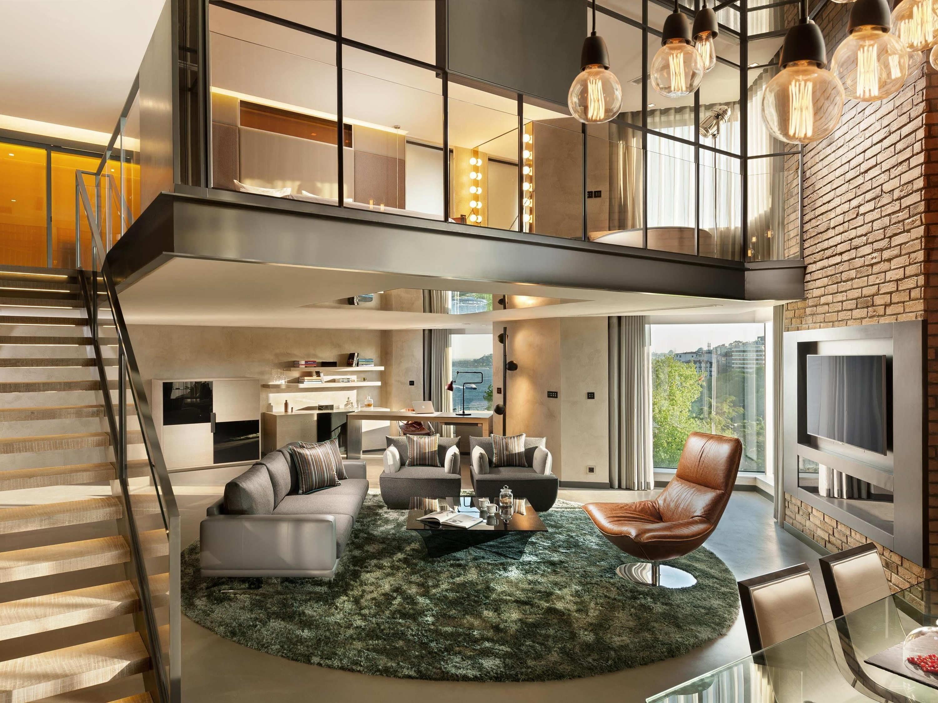 Signature Loft, 1 Double Bed, Corner with executive lounge access | Hypo-allergenic bedding, minibar, in-room safe, desk