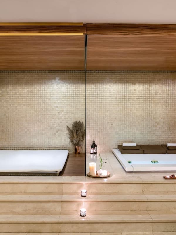 Couples treatment rooms, sauna, hot tub, steam room, Turkish bath