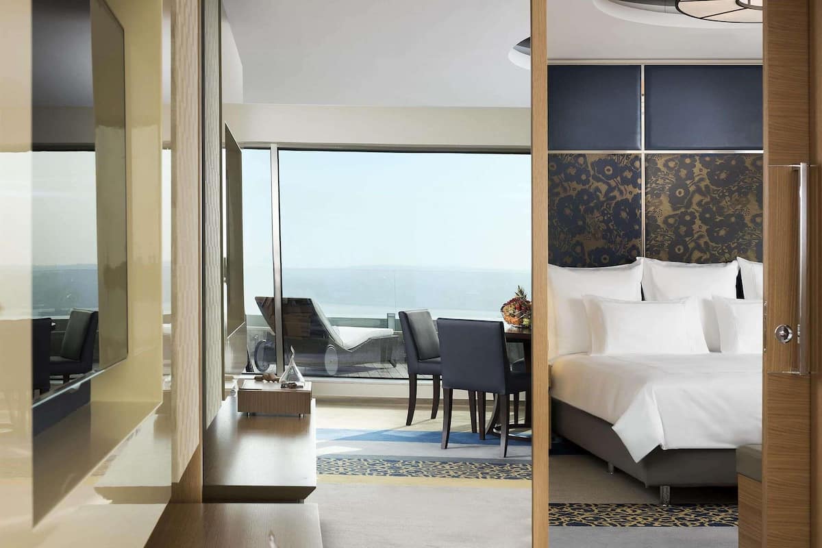 1 habitación, ropa de cama hipoalergénica y minibar