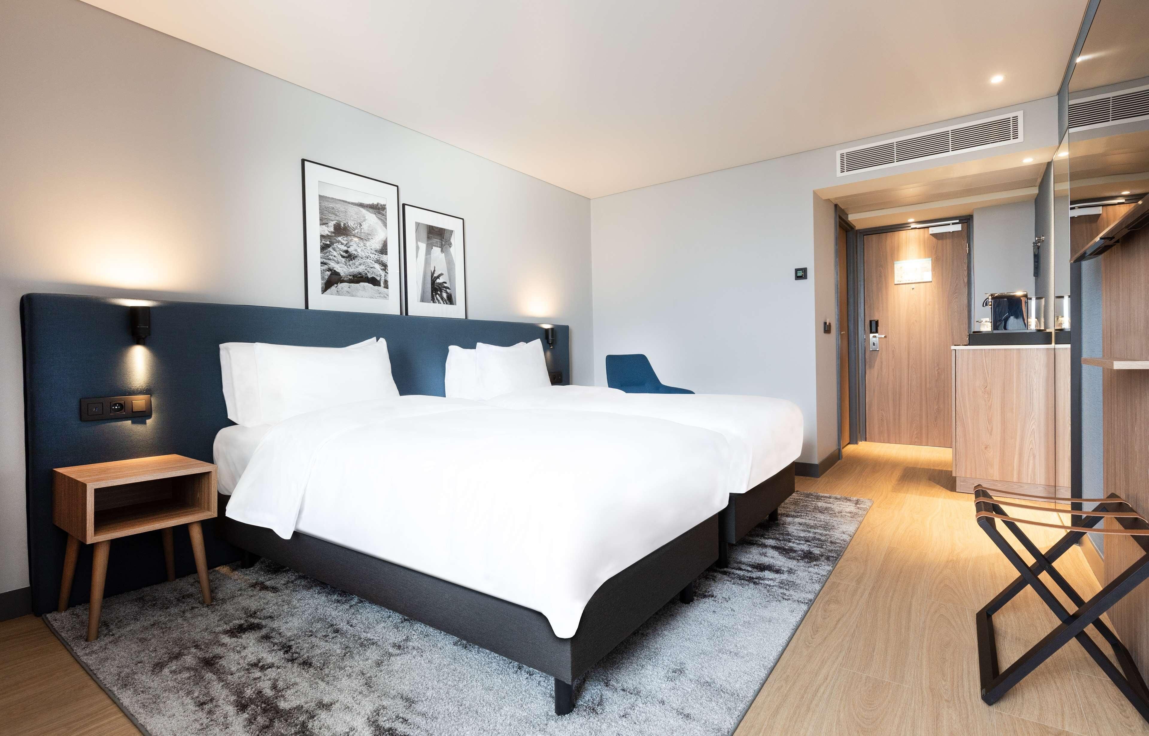Hochwertige Bettwaren, Pillowtop-Betten, Zimmersafe, Schreibtisch