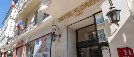 Fachada de la propiedad