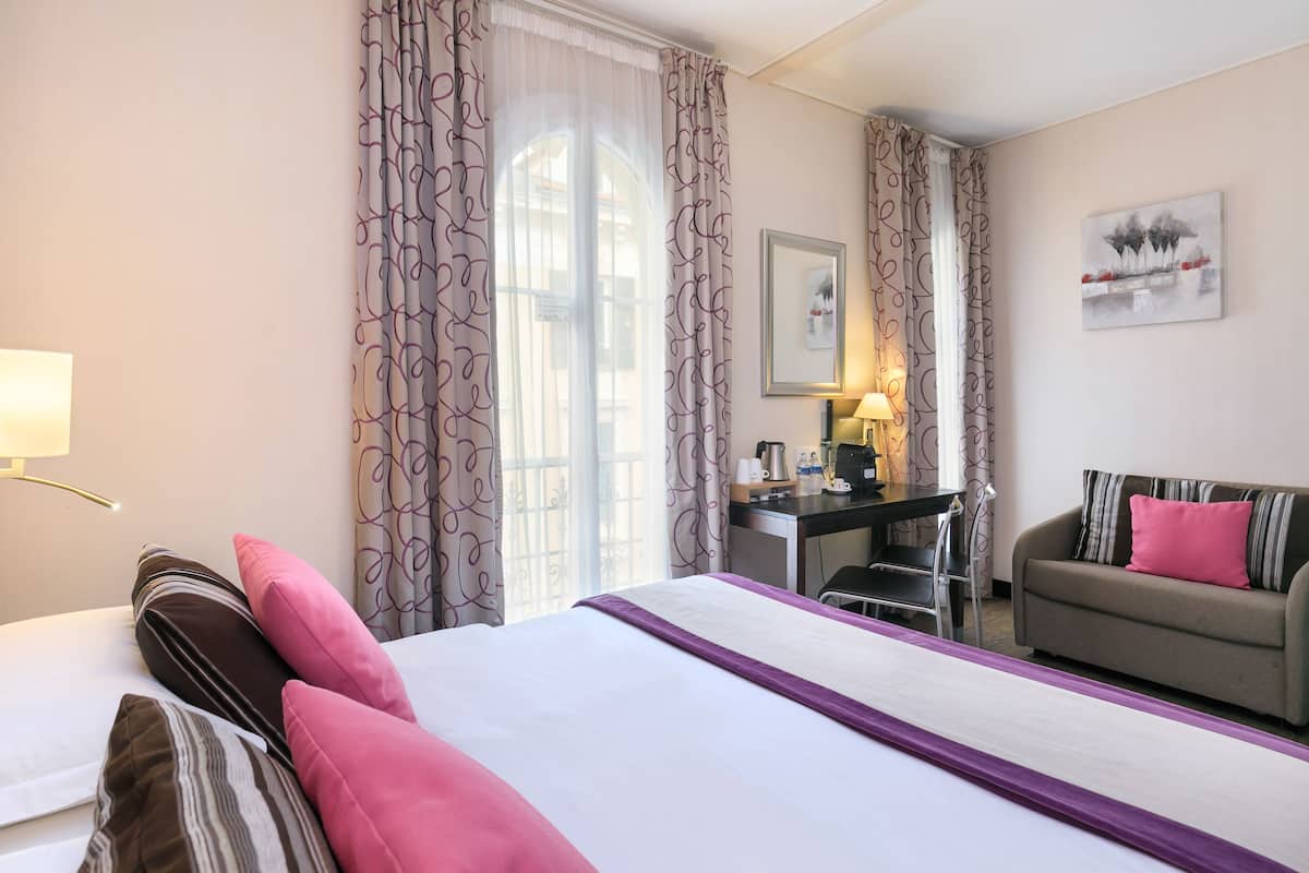 Deluxe Triple Room, 1 Queen Bed with Sofa bed