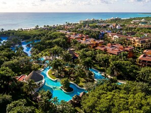 Outdoor pool, pool umbrellas, sun loungers