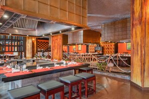 12 restaurants, breakfast, lunch, dinner served; Mexican cuisine