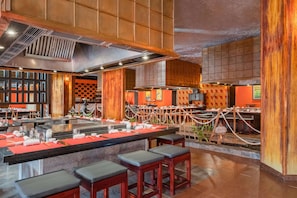 12 restaurants, breakfast, lunch, dinner served; Mexican cuisine