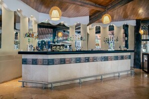 5 bars/lounges, swim-up bar - Iberostar Waves Cozumel - All Inclusive (Cozumel)