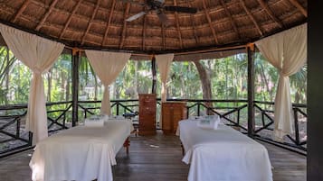 Aire de soins extérieure, soins du corps, hydrothérapie, aromathérapie