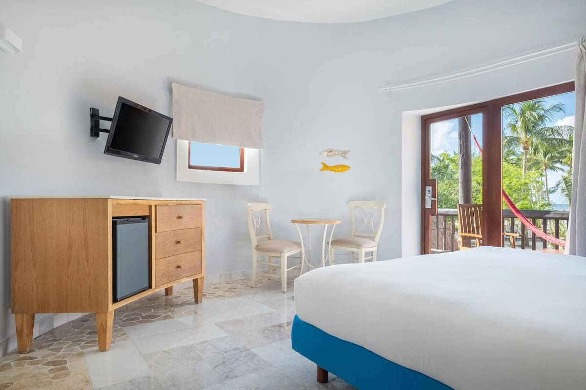 1 bedroom, free minibar, in-room safe, desk