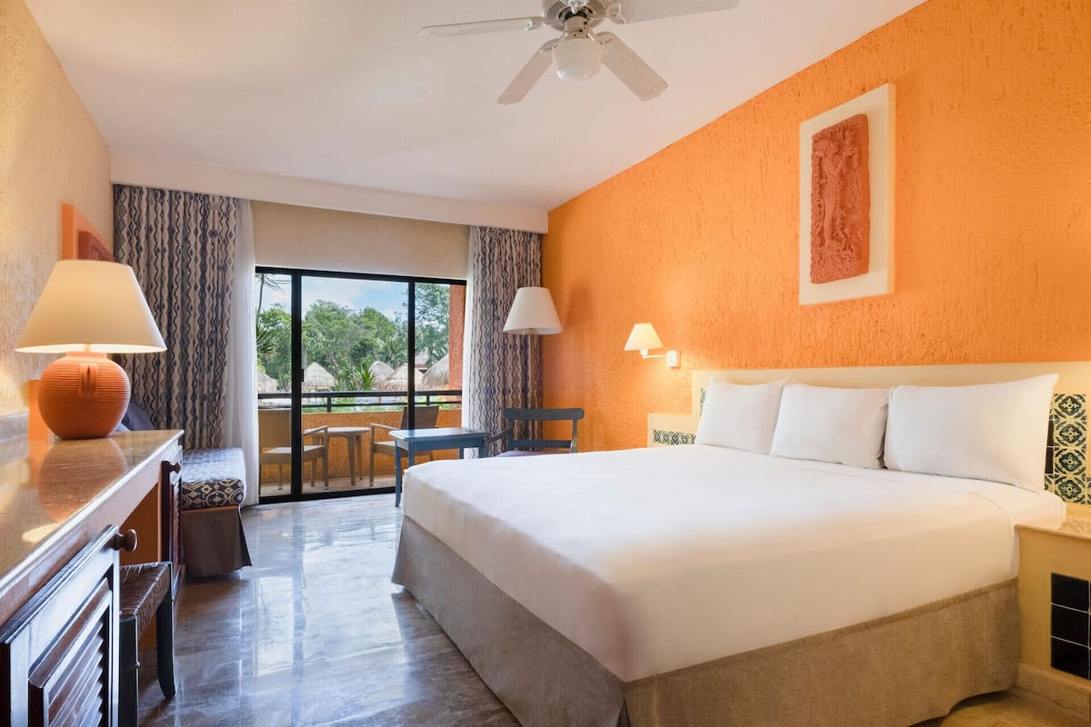 1 bedroom, free minibar, in-room safe, desk