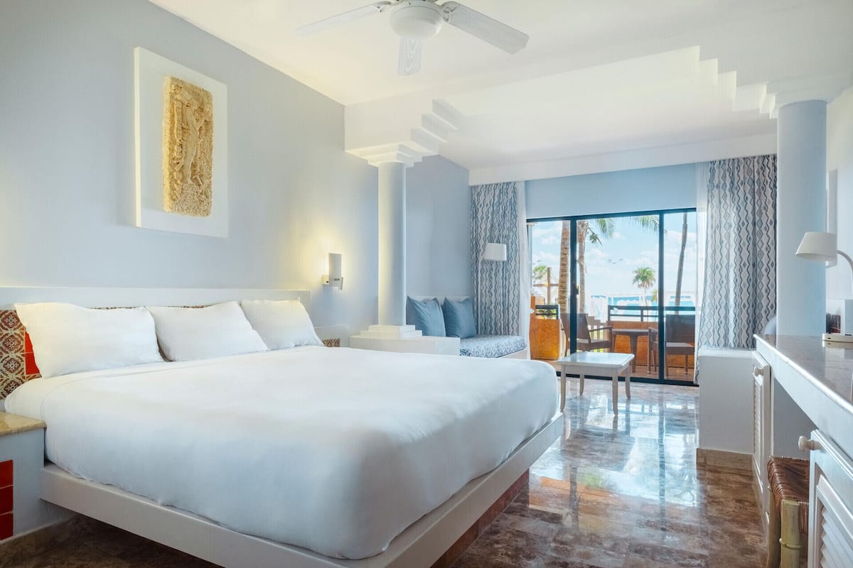 1 bedroom, free minibar, in-room safe, desk