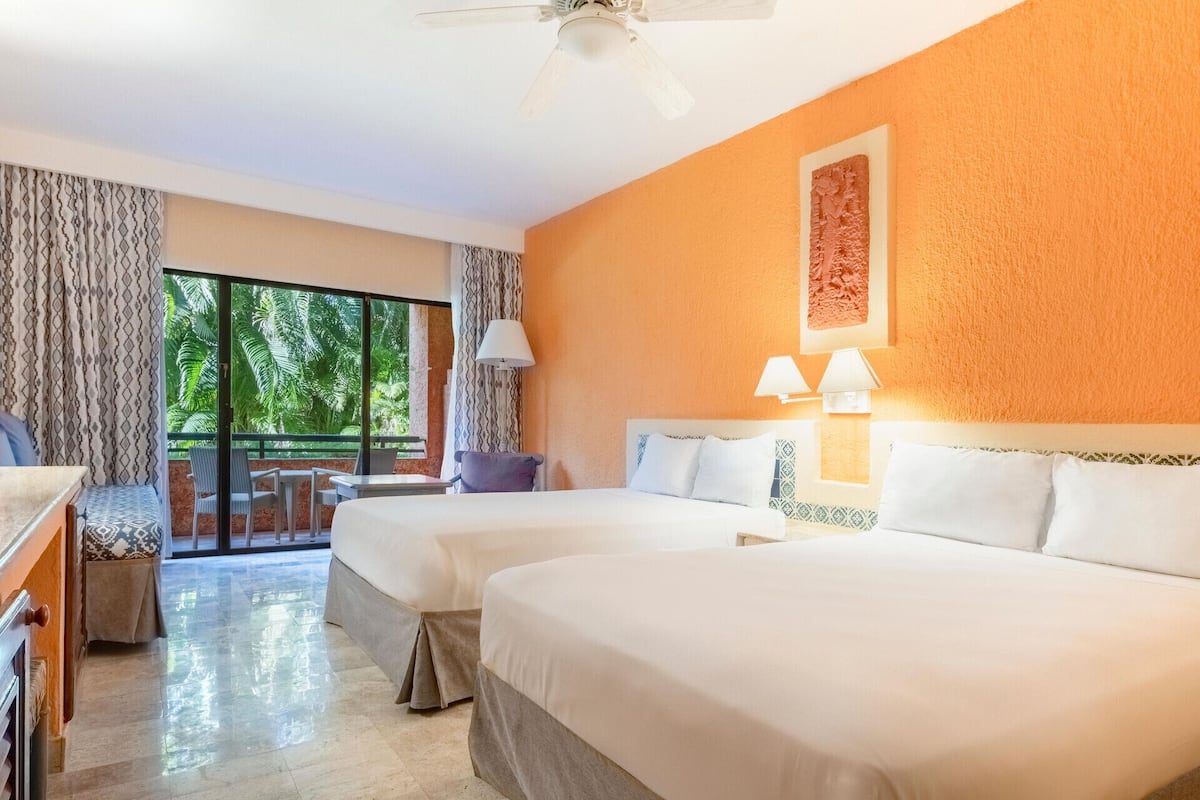 1 bedroom, free minibar, in-room safe, desk
