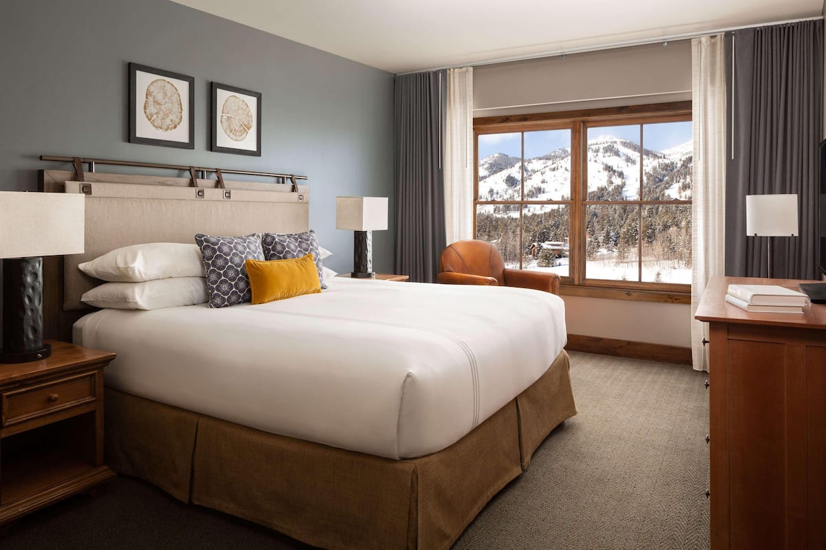 Premium bedding, pillowtop beds, in-room safe, laptop workspace