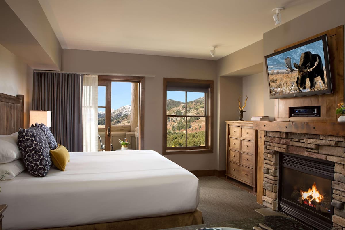 Premium bedding, pillowtop beds, in-room safe, laptop workspace