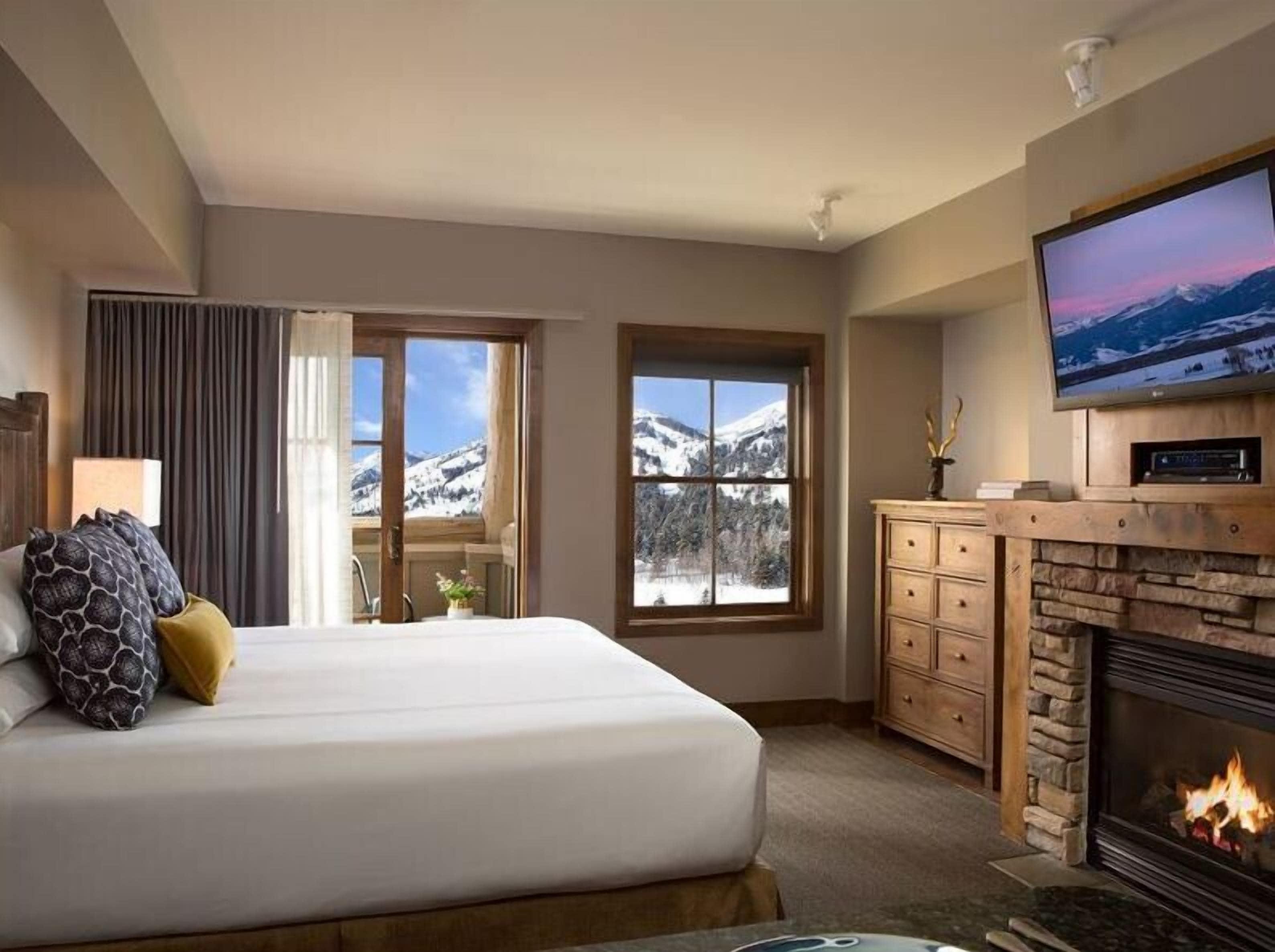 Premium bedding, pillowtop beds, in-room safe, laptop workspace