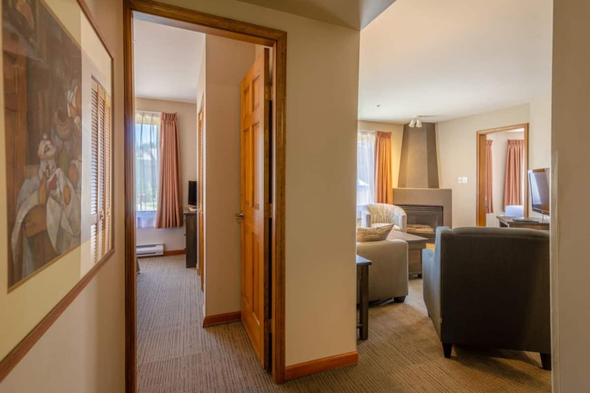 Apartment, 2 Bedrooms | Interior