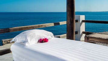 Couples treatment rooms, body treatments, deep-tissue massages