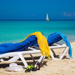 Sulla spiaggia, sabbia bianca, navetta gratuita per la spiaggia
