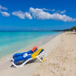 Sulla spiaggia, sabbia bianca, navetta gratuita per la spiaggia