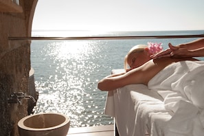 Couples treatment room(s), body treatments, body wraps, body scrubs