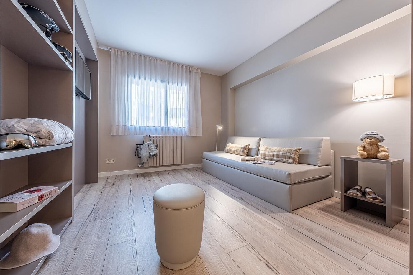 Premium bedding, minibar, in-room safe, free cribs/infant beds