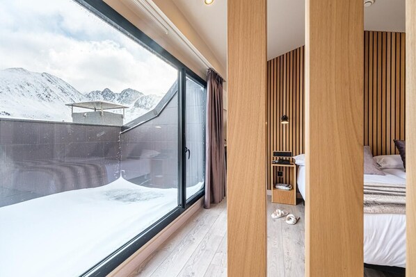 Premium bedding, minibar, in-room safe, free cots/infant beds - Hotel Caribou (Pas de la Casa)