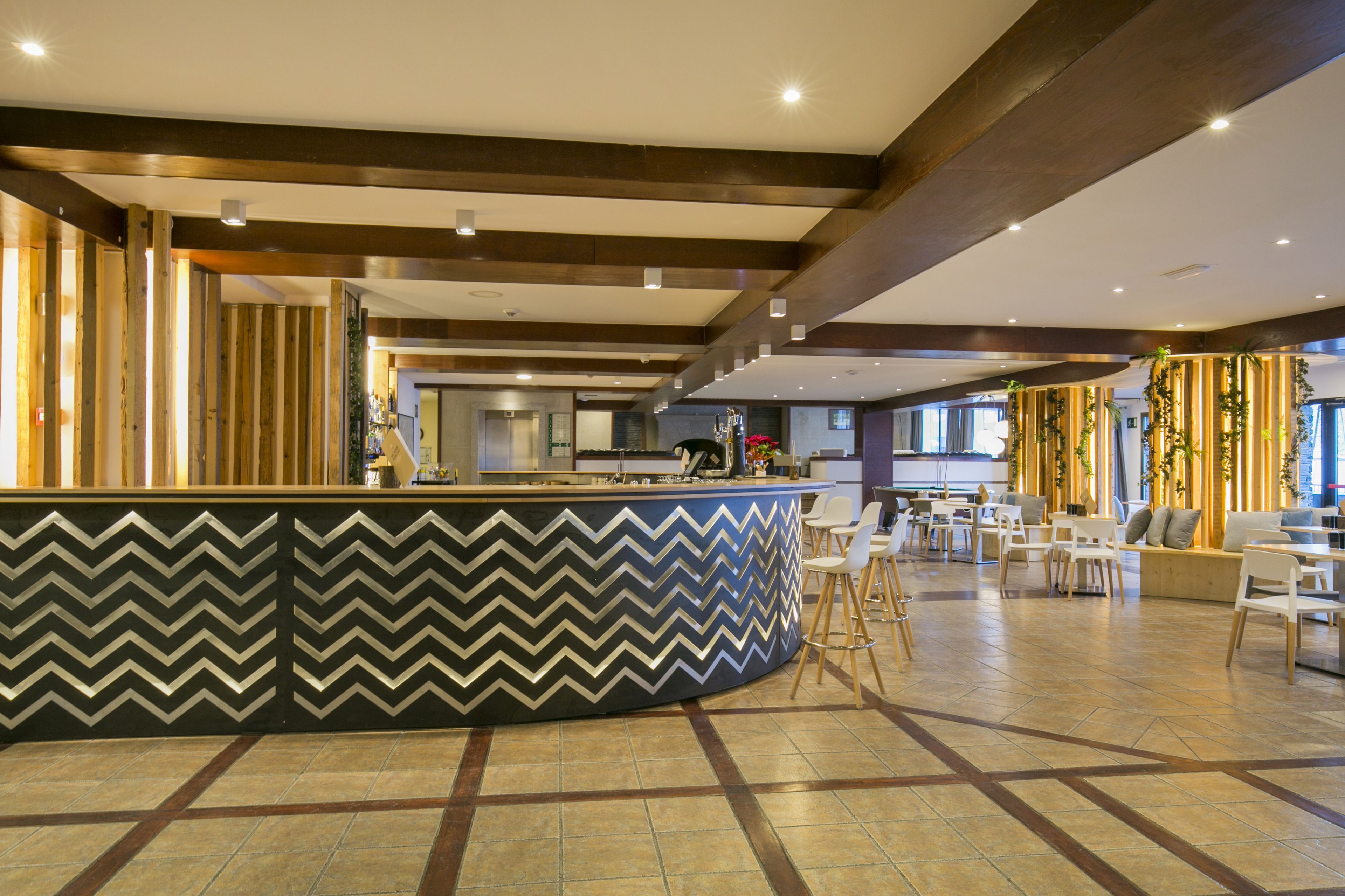 Lobby-lounge
