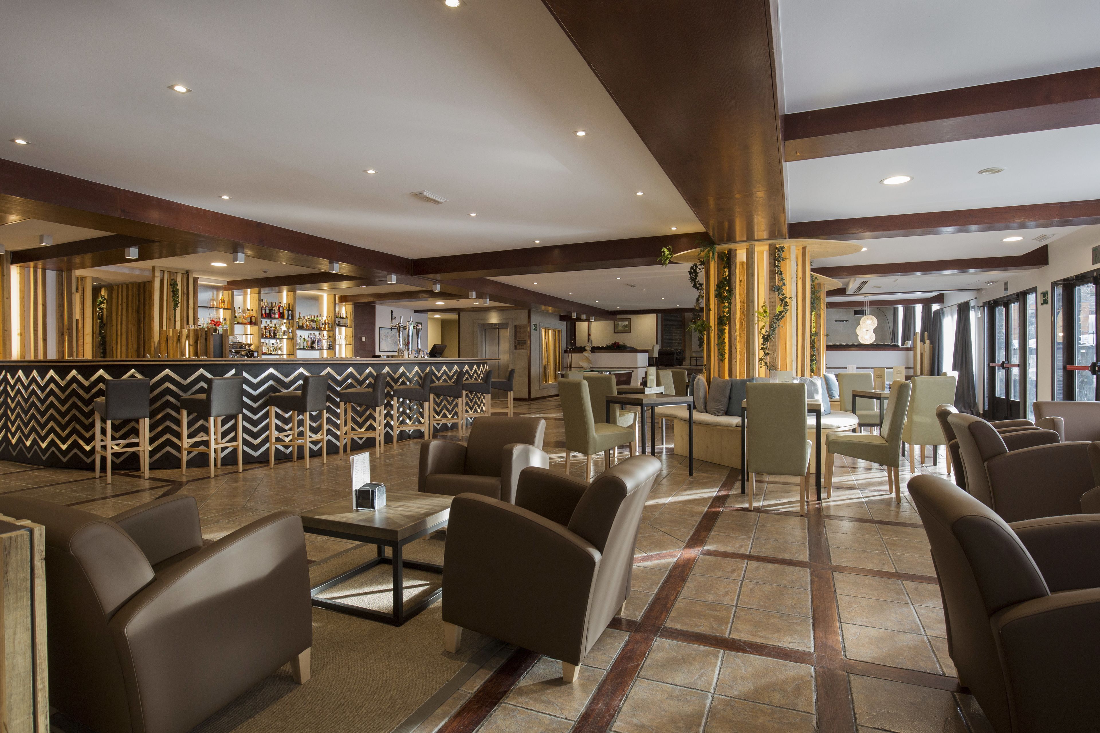 Serves lunch and brunch